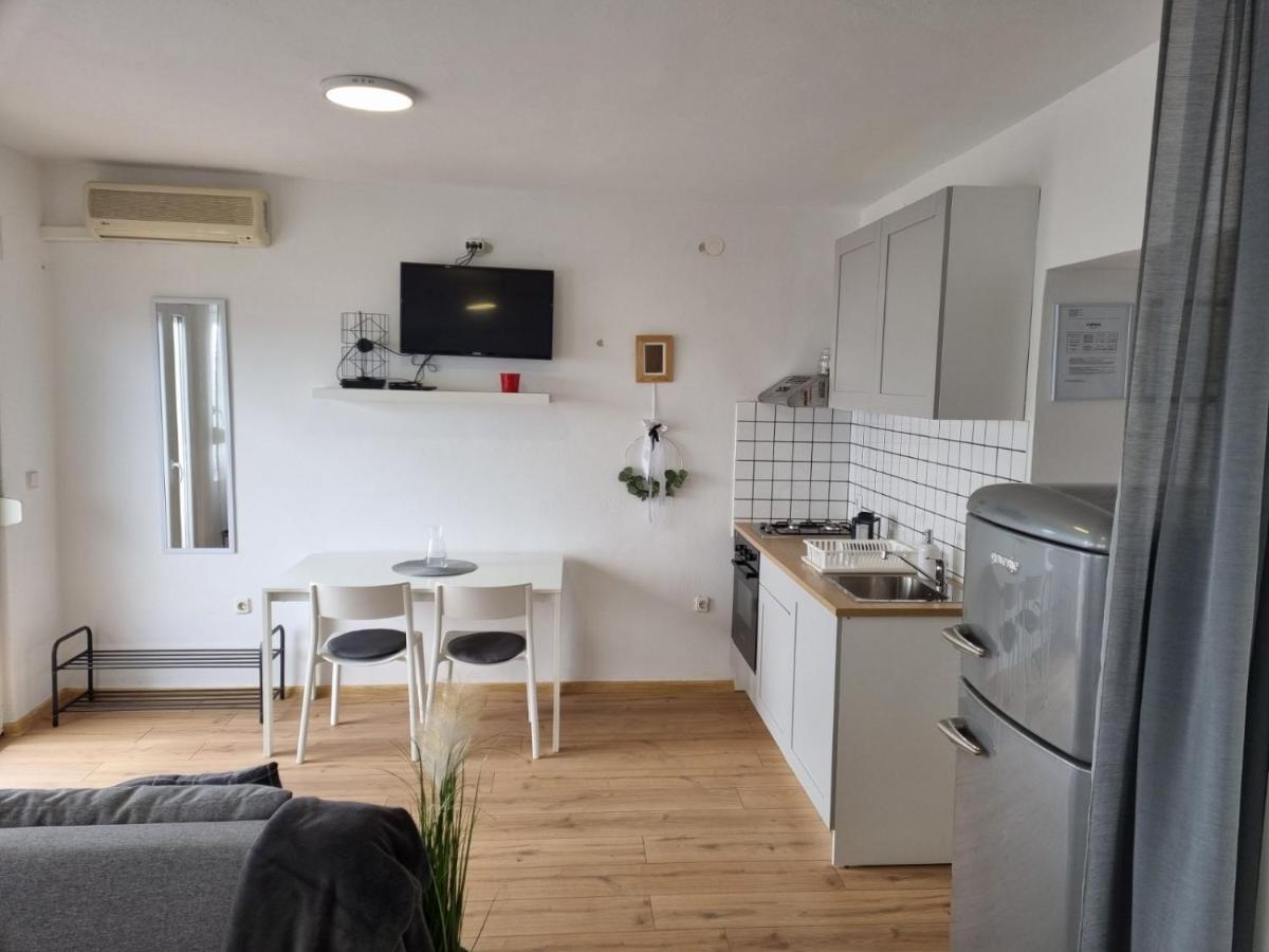 Apartmani Mali Selce Exterior foto